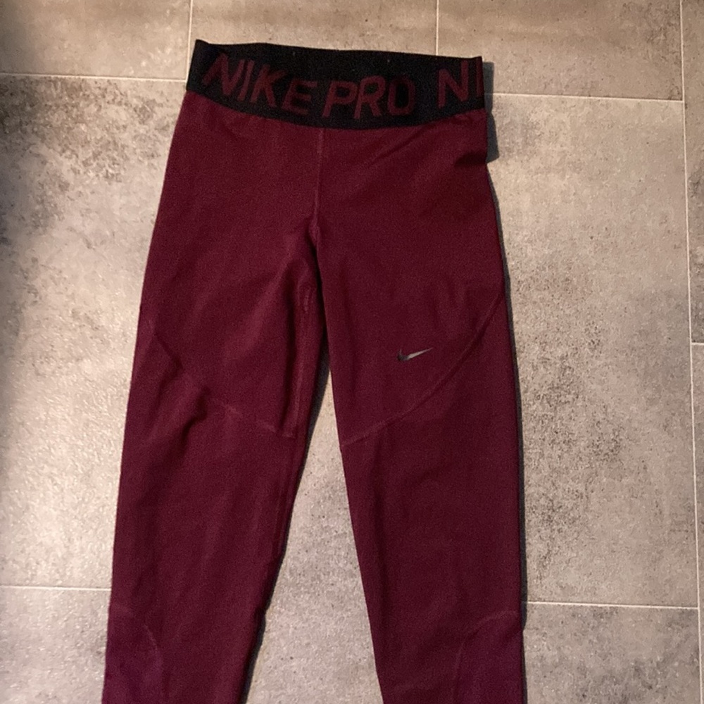 Nike - Picture 8 of 16
